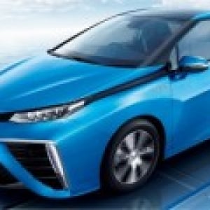 新型燃料電池車「MIRAI」国内発売は12月ートヨタ