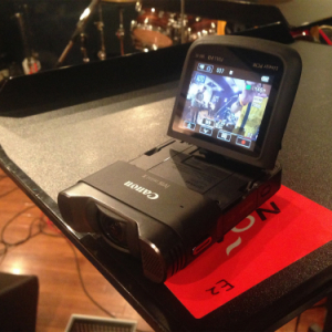 ステレオ高音質の録音が可能なキヤノンのパーソナルビデオカメラ『iVIS mini X』　バンドのスタジオリハーサルを撮影して実力を検証してみた