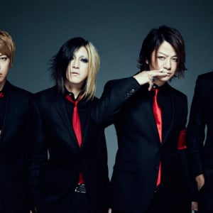 GLAY 13年ぶり出演の『FNS歌謡祭』で「百花繚乱」「HOWEVER」