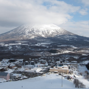 北海道・ニセコ町への移住者が増加中。その魅力は一体？