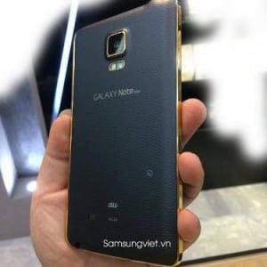 Galaxy Note Edgeのゴールドバージョンとされる写真が流出