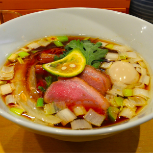 金曜日限定の鴨ダシ醤油ラーメンを食べに行こう！浅草橋の「紫 くろ喜」