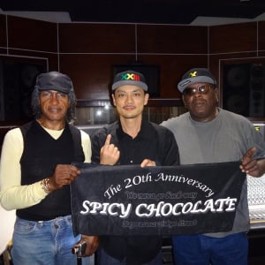 グラミー賞ノミネートのSPICY CHOCOLATE スライ＆ロビーとのTALK SESSION映像を公開