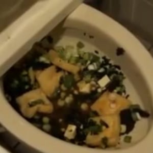 高校生が障害者用トイレで味噌汁を作り動画サイトにアップ　炎上して学校・氏名・実行場所まで特定される