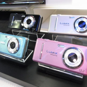 【CEATEC JAPAN 2010】ドコモから発売？　パナソニックの『LUMIX Phone』が参考出展