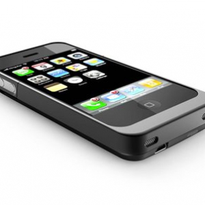 薄さ17.6mmでフル充電！　『iPhone 4』向けバッテリー付きケース『Eix Power Skin』