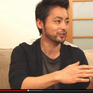 山田孝之が熱すぎる“ゲーム愛”を語るインタビュー動画　「（部屋で）一人だけど独りじゃないんです」
