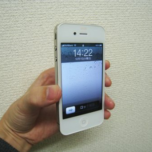 ホワイトモデルを作っちゃえ　デザエッグが『iPhone 4』ホワイトカスタムの注文受付を開始