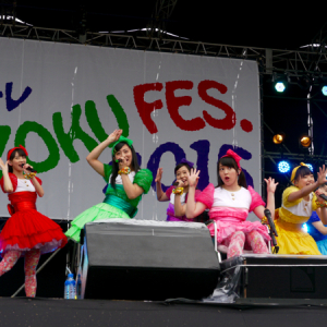 チームしゃちほこ【KAZOKU FES.2015】に出演、地元イベントだからって慢心しない！現在の姿を見せつける渾身のステージ「こんな小娘たちを見てくれてありがとうございました！」