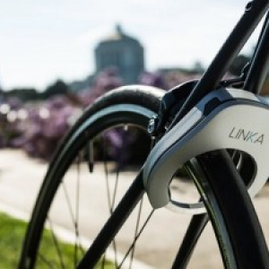 世界初！スマホで自動解錠する自転車ロック「LINKA」が便利そう