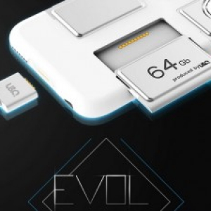 わずか3ミリ！メモリやバッテリー搭載のiPhoneケース「EVOL」